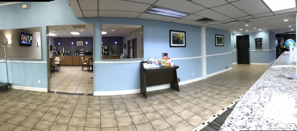Days Inn By Wyndham Livonia Canton Detroit Εξωτερικό φωτογραφία