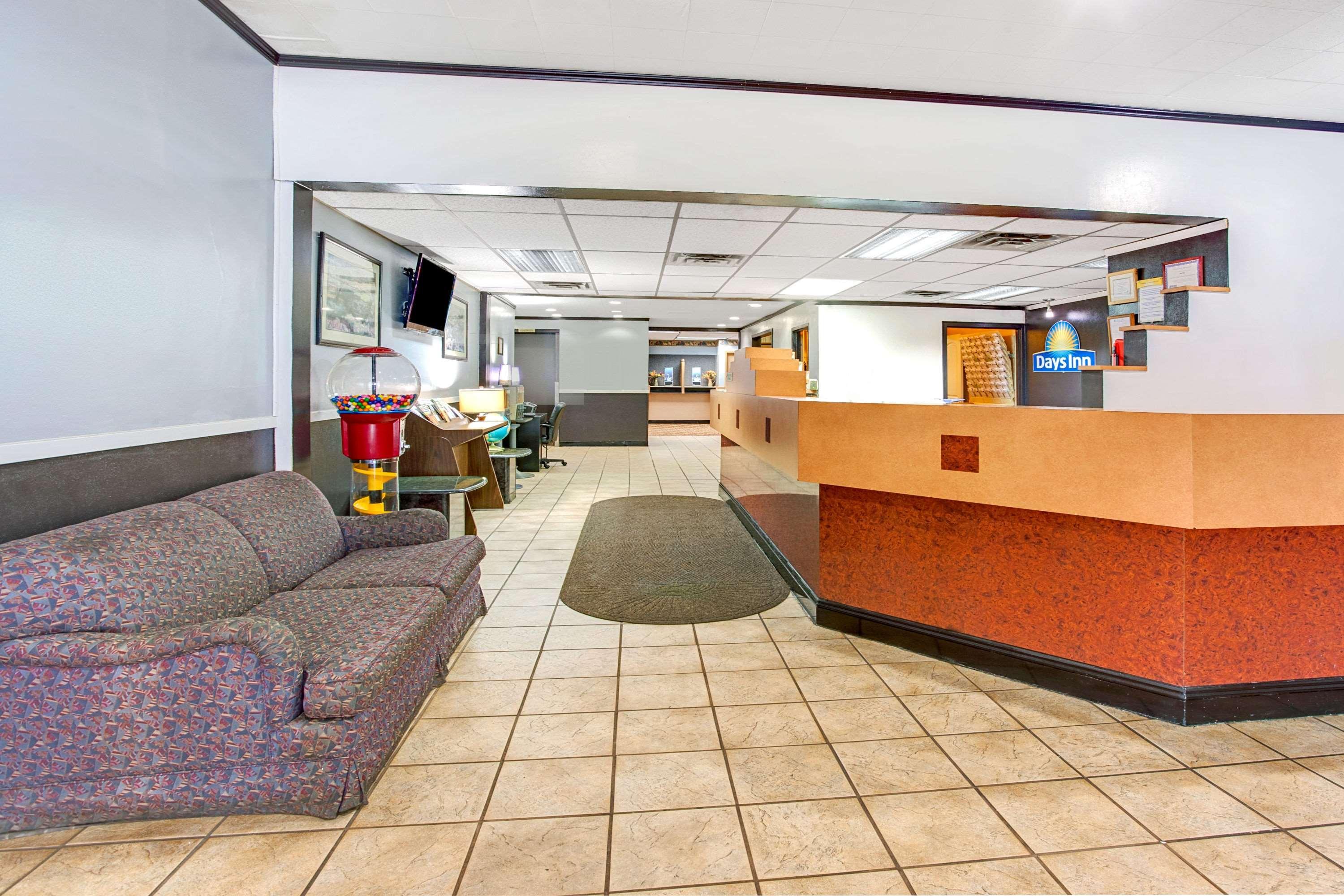 Days Inn By Wyndham Livonia Canton Detroit Εξωτερικό φωτογραφία