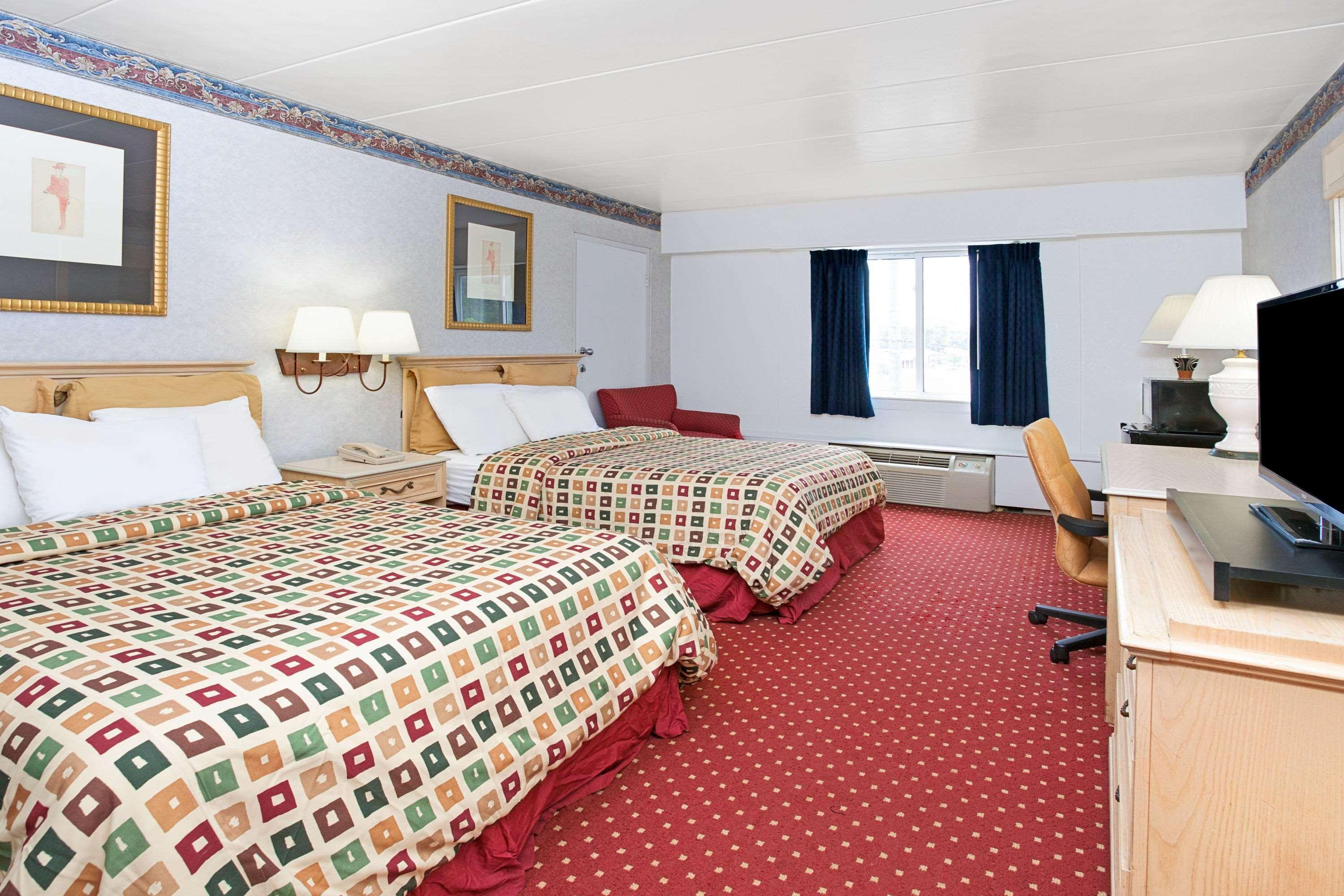 Days Inn By Wyndham Livonia Canton Detroit Εξωτερικό φωτογραφία