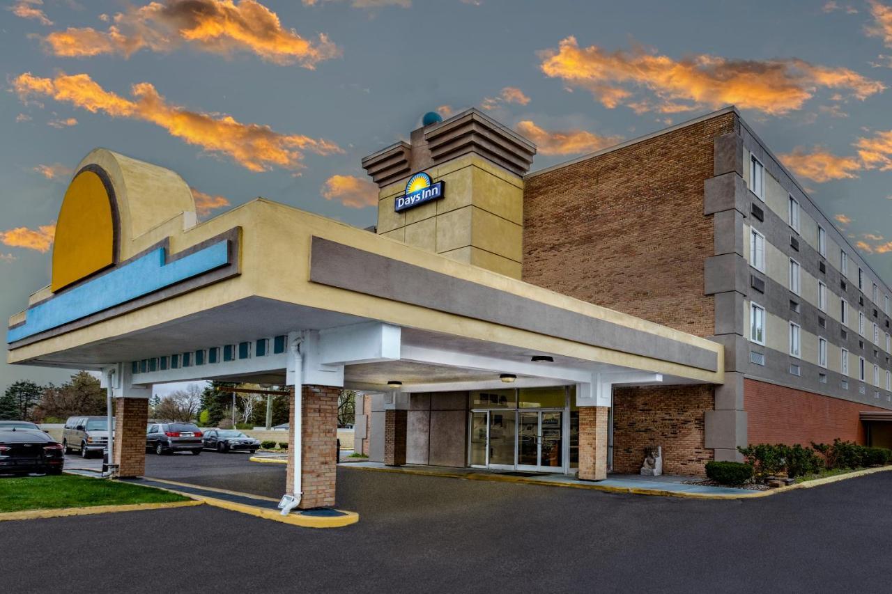 Days Inn By Wyndham Livonia Canton Detroit Εξωτερικό φωτογραφία