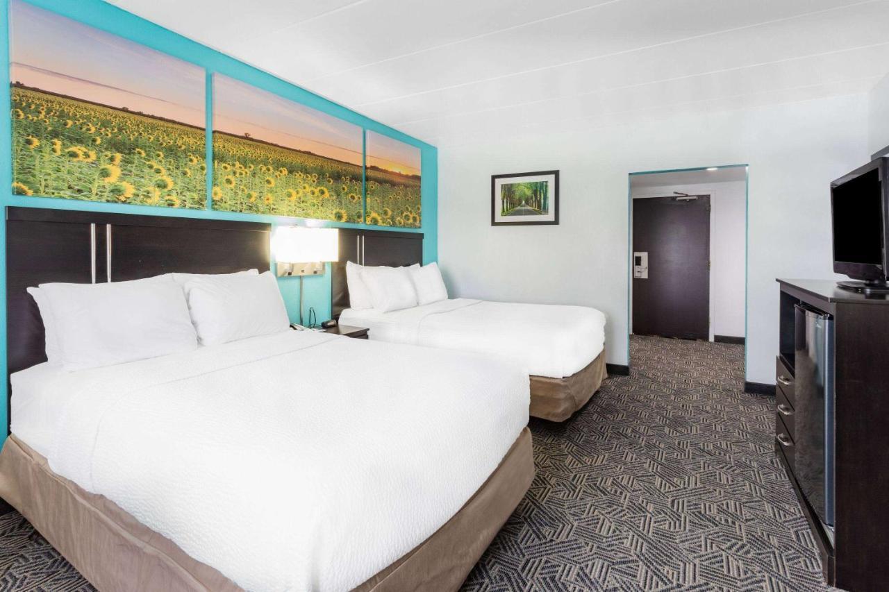 Days Inn By Wyndham Livonia Canton Detroit Εξωτερικό φωτογραφία